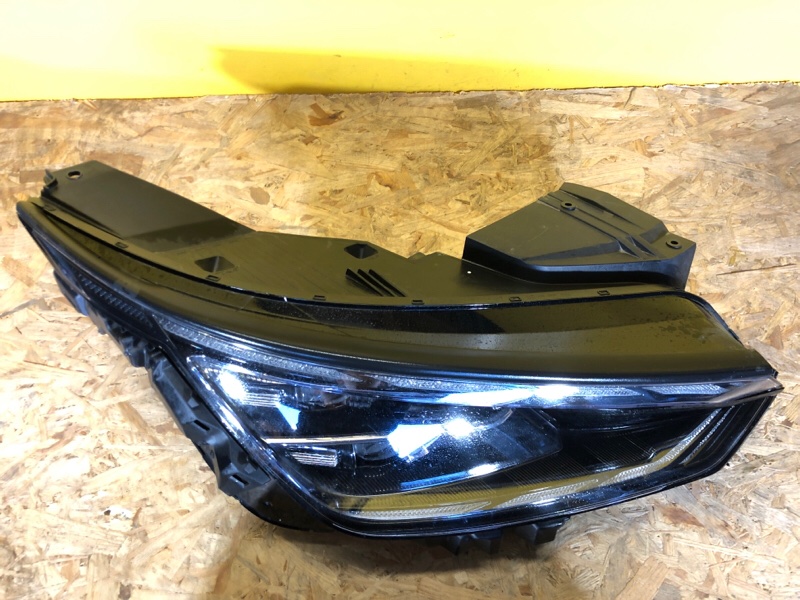 Фара правая EV6 21-