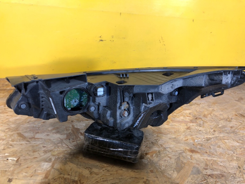 Фара правая EV6 21-