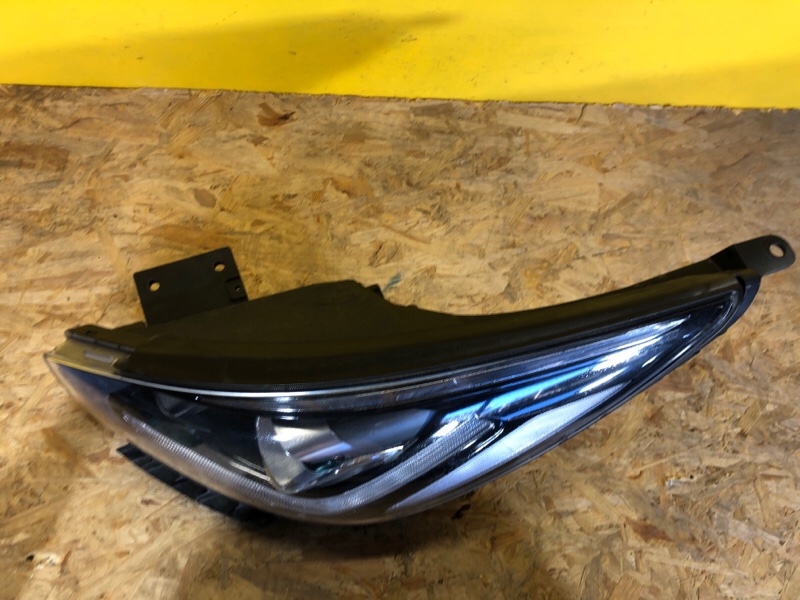 Фара левая NIRO DE 16-22 Фара левая NIRO DE 16-22