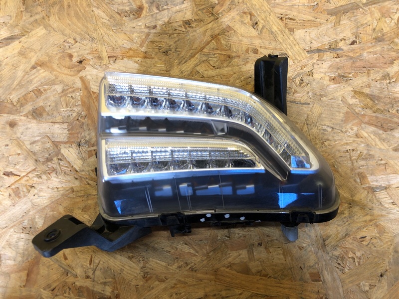 Дневной ходовой огонь правый HYUNDAI IONIQ 19-22 92208G2100 Б/У