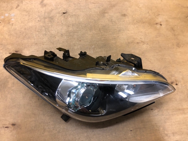 Фара правая M25/M37/M56/Q70/M35H 10-16