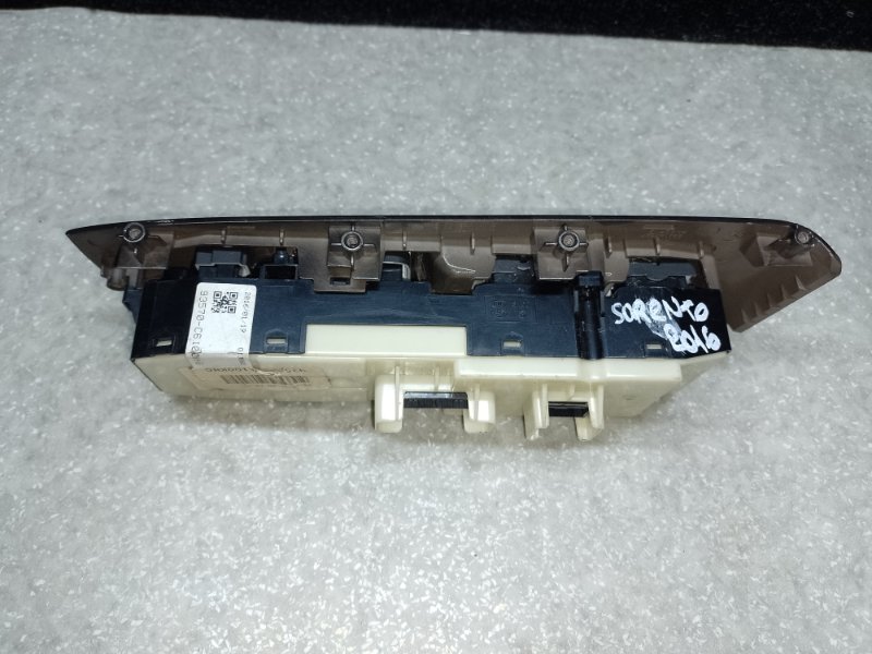 Блок управления стеклоподъемниками SORENTO UM 14-