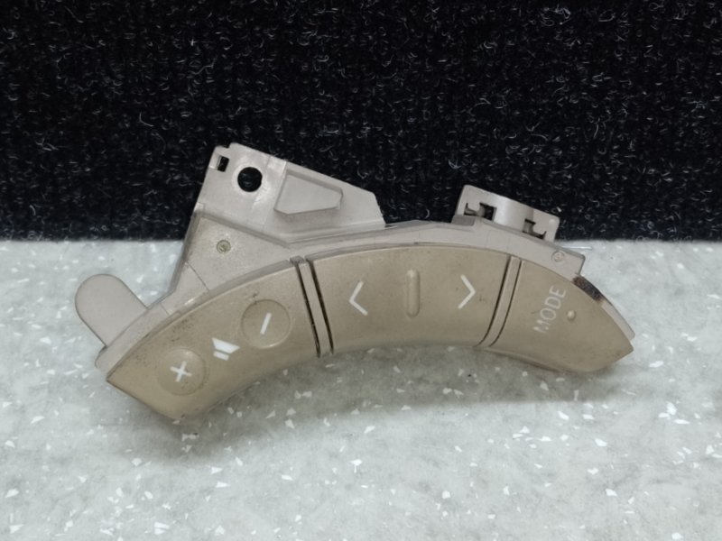 Кнопка управления магнитолой на руль SIENNA 03-10 2009 GSL20 3.5 2GR-FE