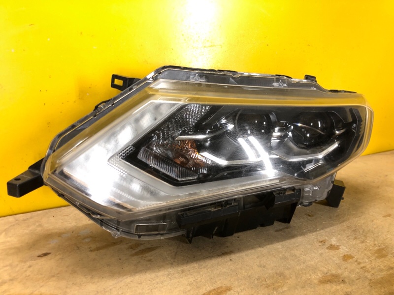 Фара левая NISSAN X-TRAIL/ROGUE T32 13-20