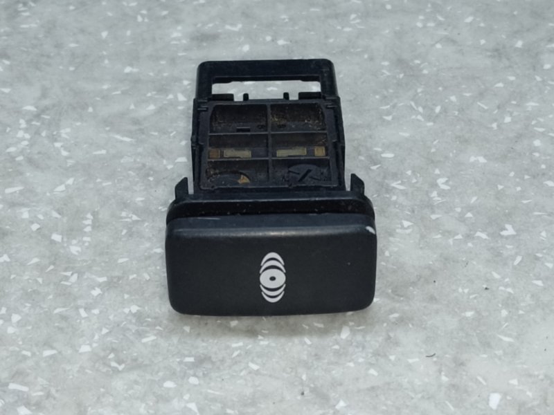 Запчасть кнопка парктроника TOYOTA CAMRY 40 06-11 84490-33020 Б/У Кнопка парктроника TOYOTA CAMRY 40 06-11 84490-33020 Б/У