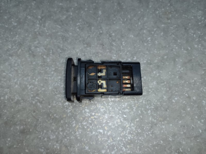 Кнопка парктроника CAMRY 40 06-11 Кнопка парктроника CAMRY 40 06-11