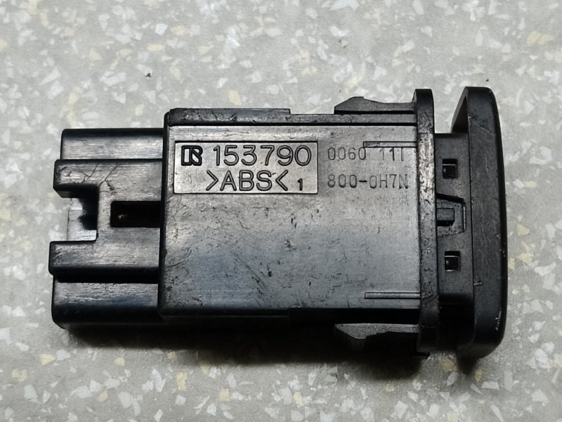Кнопка парктроника CAMRY 40 06-11 Кнопка парктроника CAMRY 40 06-11