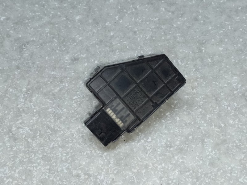 Блок кнопок памяти сидений задний правый LS460 06-12