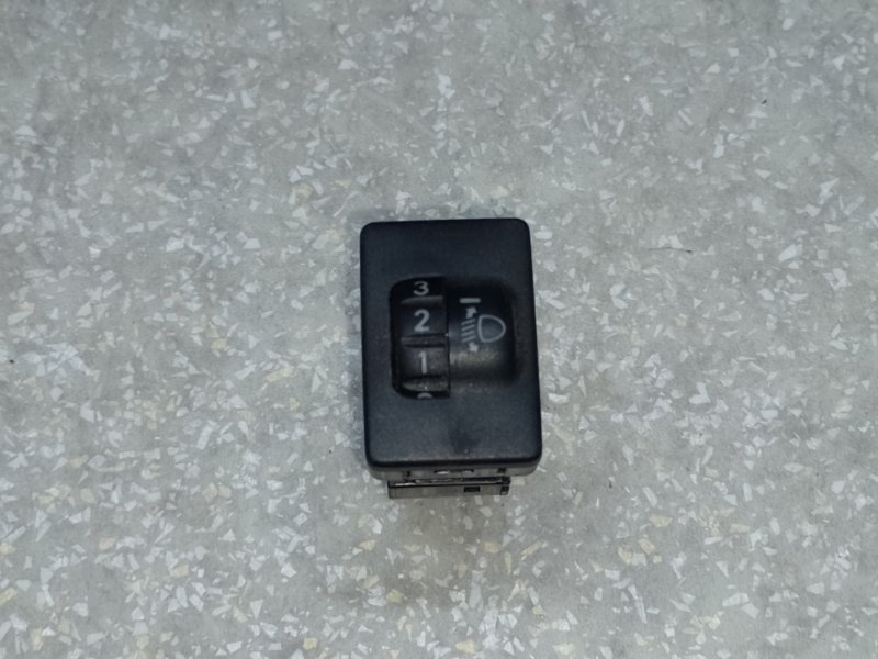 Корректор фар TOYOTA PRIUS - 30 09-17 84152-52070 Б/У