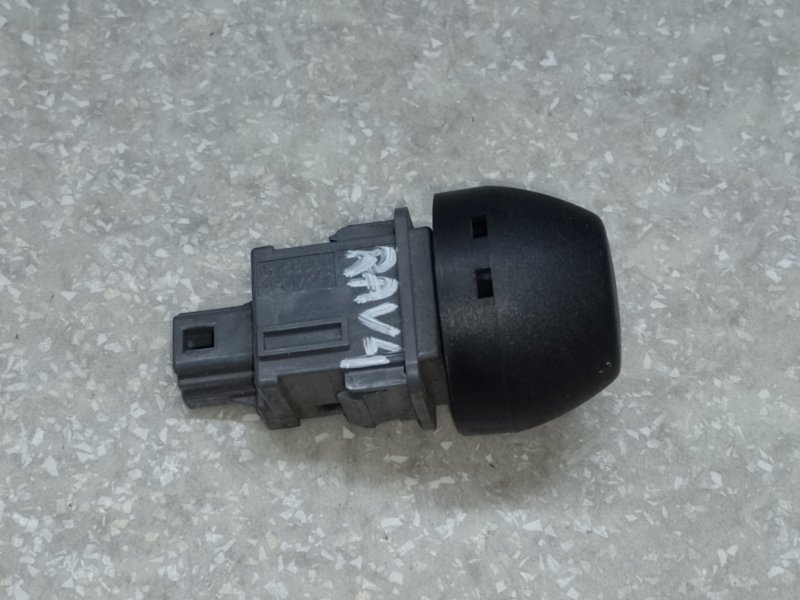 Кнопка аварийной сигнализации RAV4 05-12