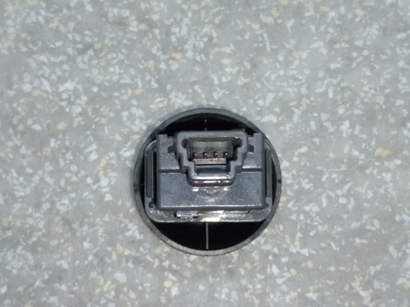 Кнопка аварийной сигнализации TOYOTA RAV4 05-12