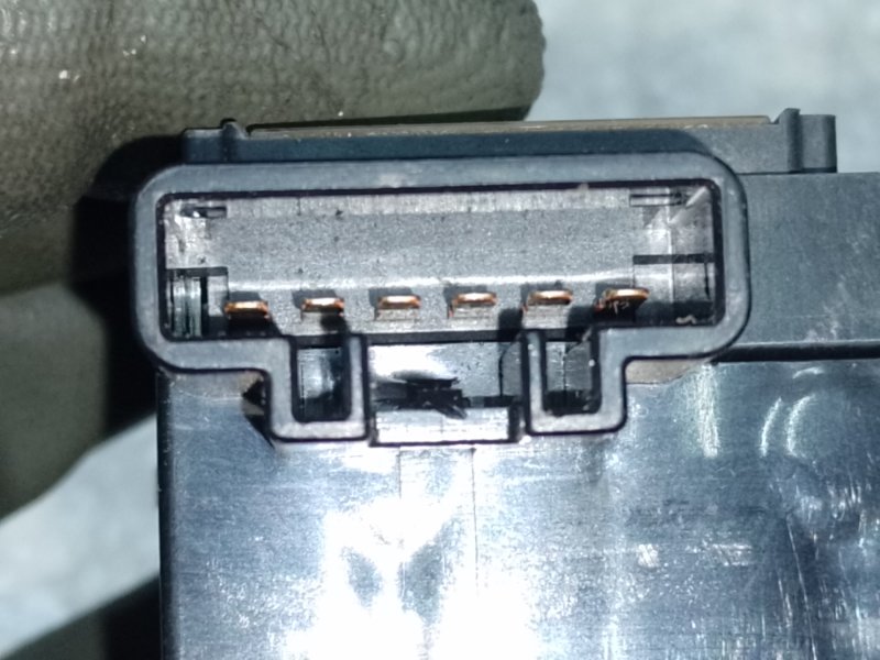 Кнопка аварийной сигнализации TOYOTA SIENNA 03-10 GSL20 3.5 2GR-FE