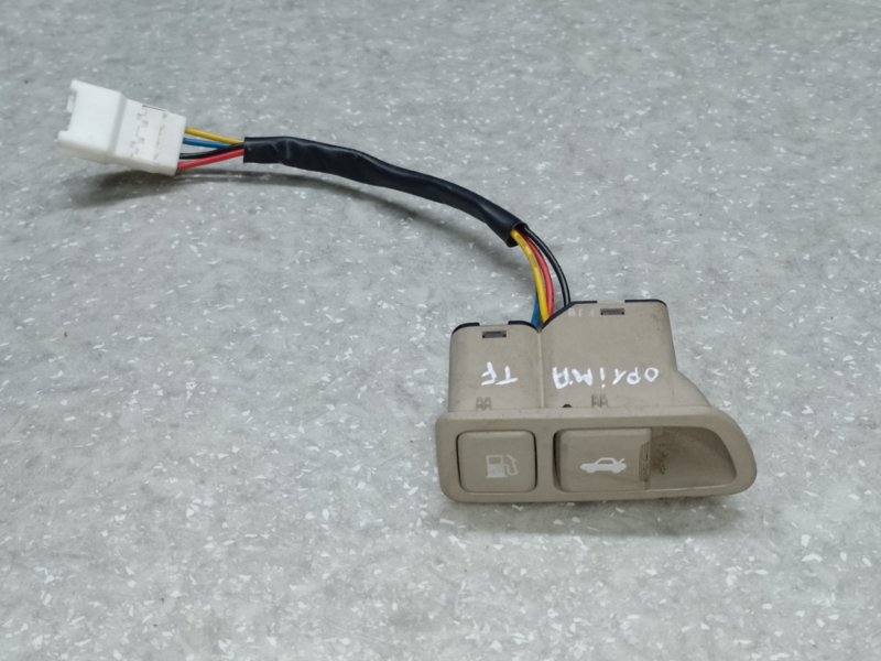 Запчасть кнопка открывания бензобака KIA OPTIMA TF 11-16 93555-2T00087 Б/У Кнопка открывания бензобака KIA OPTIMA TF 11-16 93555-2T00087 Б/У