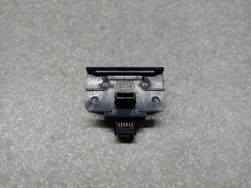 Кнопка закрывания крышки багажника LS460 06-12 2007 Седан 4.6