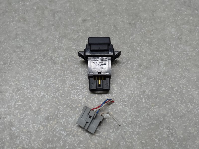 Кнопка закрывания крышки багажника MDX (YD2) 06-13