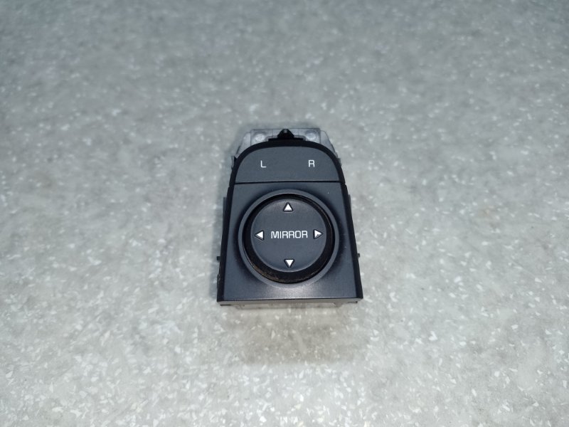 Запчасть блок управления зеркалами KIA OPTIMA JF 15-20 93530-D4000 Б/У Блок управления зеркалами KIA OPTIMA JF 15-20 93530-D4000 Б/У