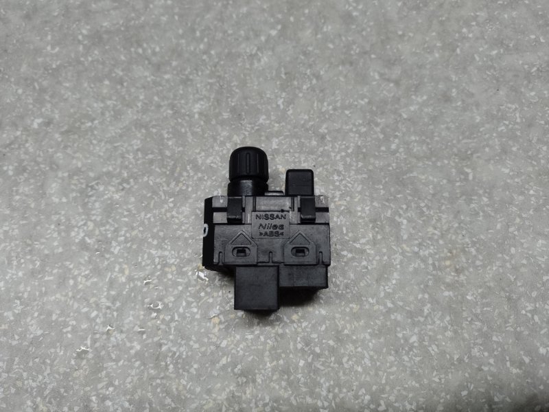 Блок управления зеркалами MURANO Z51 07-14