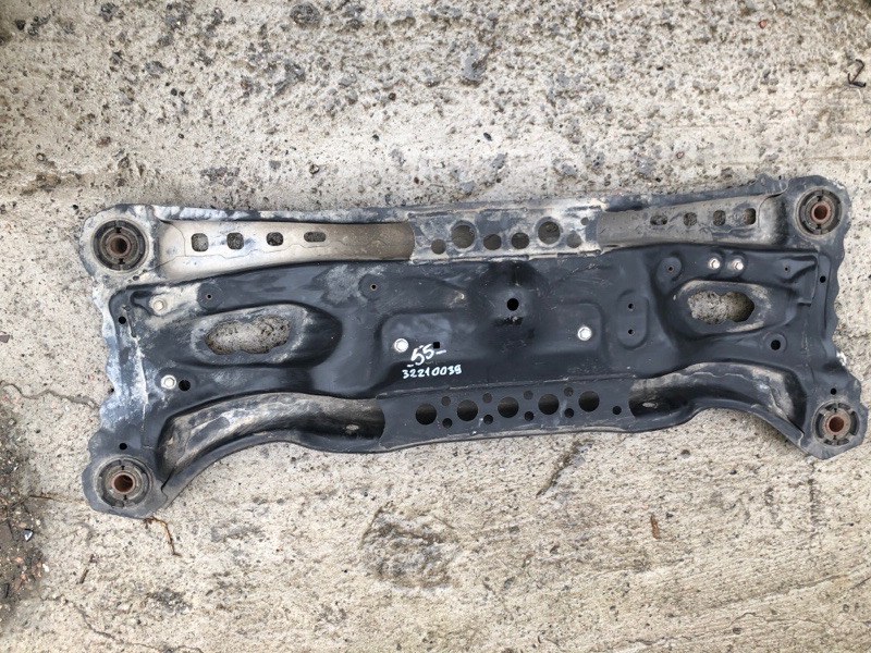 Балка задней подвески CAMRY 55 14-17