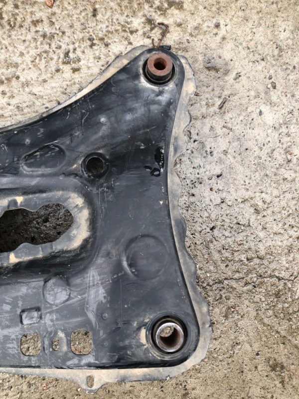 Балка задней подвески CAMRY 55 14-17