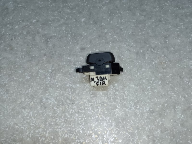 Кнопка центрального замка передняя правая 6 GG 02-07