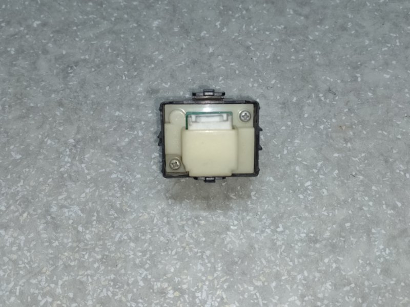 Кнопка центрального замка передняя правая LEXUS ES350 06-12 Кнопка центрального замка передняя правая LEXUS ES350 06-12