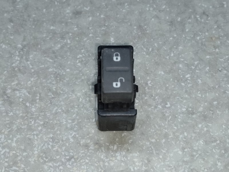 Кнопка центрального замка передняя правая SUBARU TRIBECA B9 05-07 83073XA00A Б/У