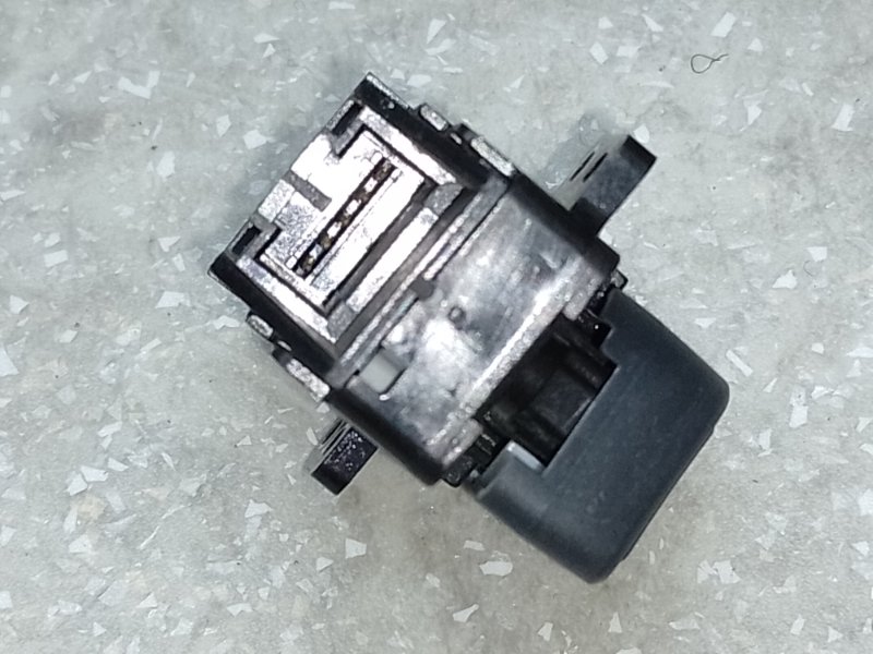 Кнопка центрального замка передняя правая ACURA MDX (YD2) 06-13