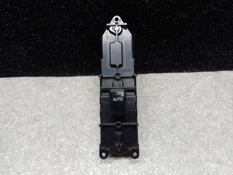 Кнопка стеклоподъемника передняя правая LEXUS ES300 ES330 01-06 84030-33030 Б/У