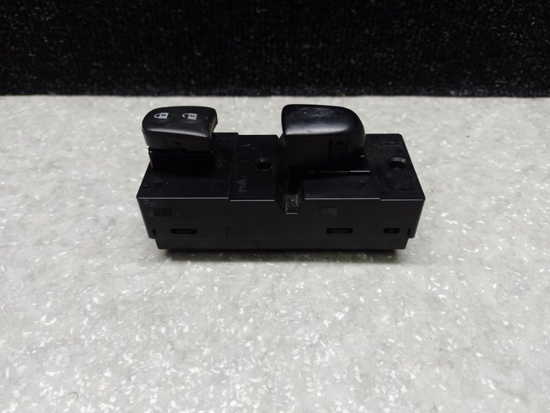 Кнопка стеклоподъемника передняя правая SENTRA B17 12-21