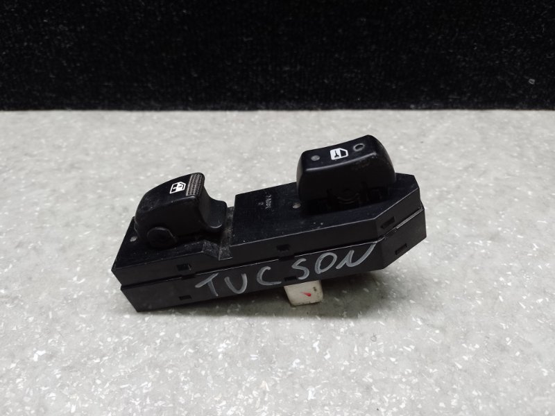 Кнопка стеклоподъемника передняя правая SPORTAGE KM 04-10