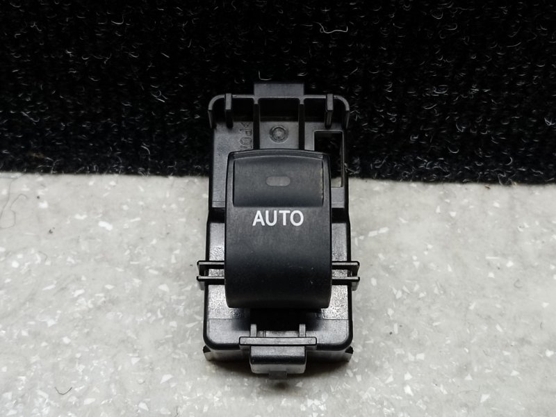 Запчасть кнопка стеклоподъемника передняя правая TOYOTA PRIUS - 30 09-17 84810-33120 Б/У Кнопка стеклоподъемника передняя правая TOYOTA PRIUS - 30 09-17 84810-33120 Б/У
