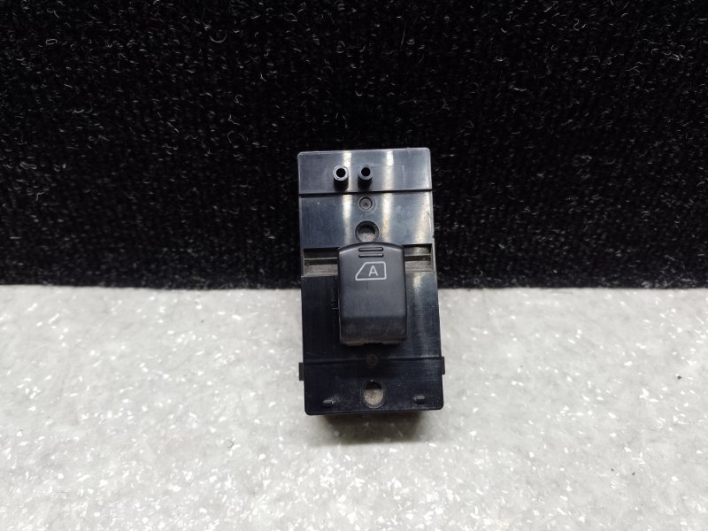 Кнопка стеклоподъемника задняя левая INFINITI M35/M45 04-10 25431-EH100 Б/У