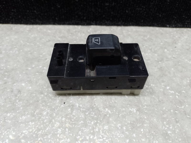 Кнопка стеклоподъемника задняя левая M35/M45 04-10