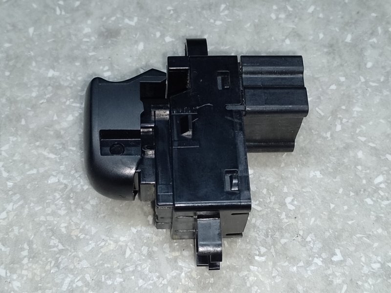 Кнопка стеклоподъемника задняя SENTRA B17 12-21