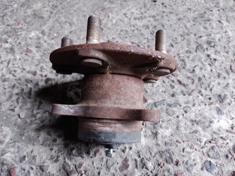 Ступица задняя левая SX4 06-13 2008 Седан 2.0