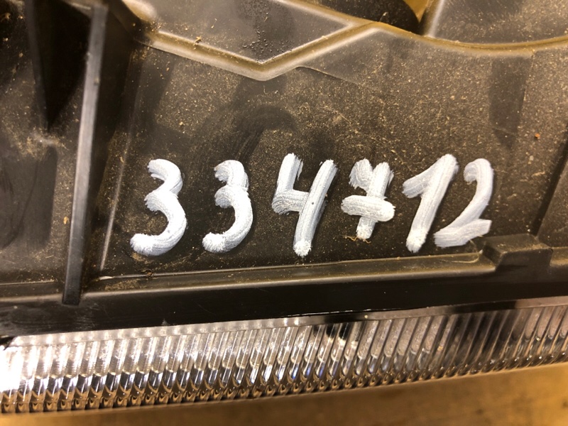 Фара левая 300 04-10