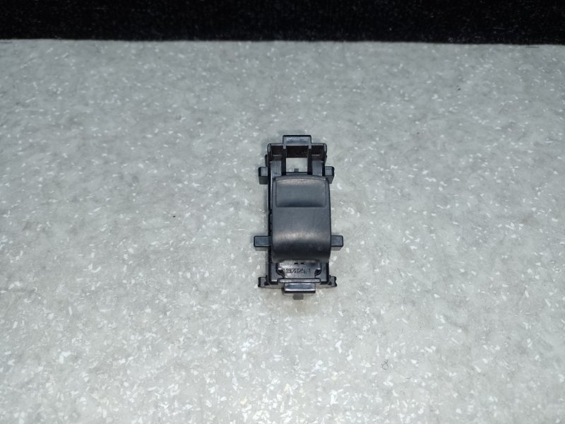 Кнопка стеклоподъемника задняя TOYOTA AURIS 06-12 84810-0D030 Б/У