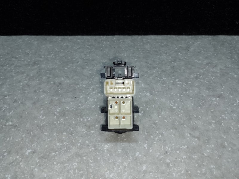 Кнопка стеклоподъемника задняя TOYOTA RAV4 05-12 Кнопка стеклоподъемника задняя TOYOTA RAV4 05-12