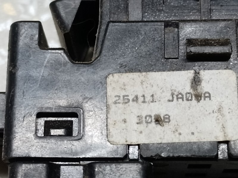 Кнопка стеклоподъемника задняя ALTIMA L32 07-12