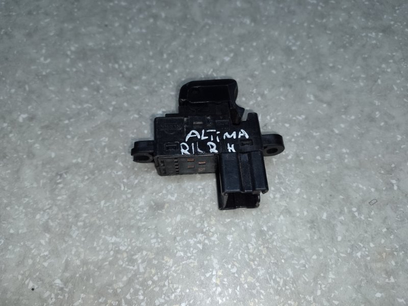 Кнопка стеклоподъемника задняя NISSAN ALTIMA L32 07-12