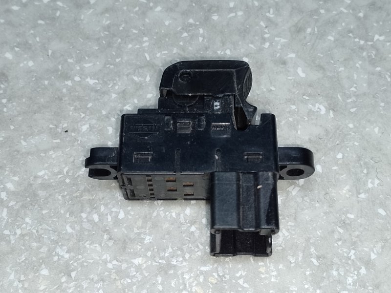 Кнопка стеклоподъемника задняя TEANA J32 08-14