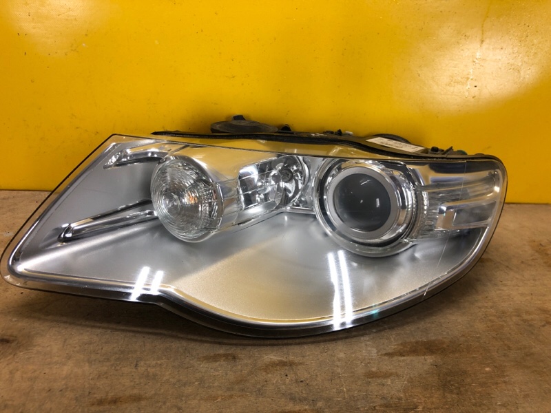 Фара левая VOLKSWAGEN TOUAREG 02-10 7L6941039C Б/У