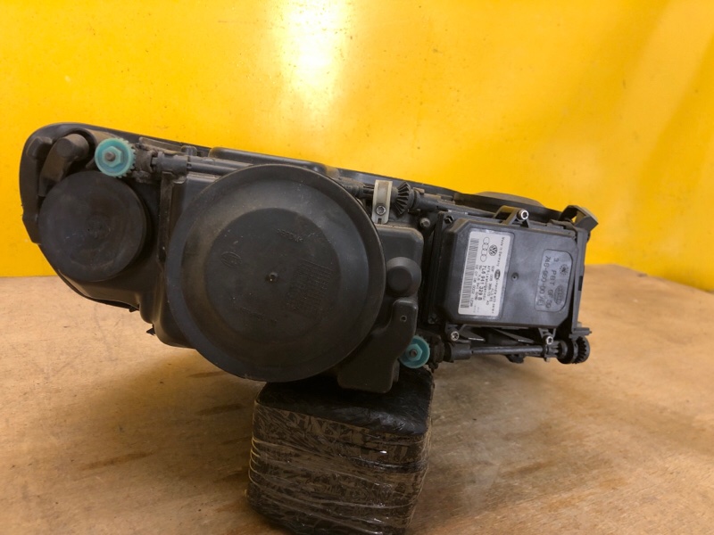 Фара левая TOUAREG 02-10