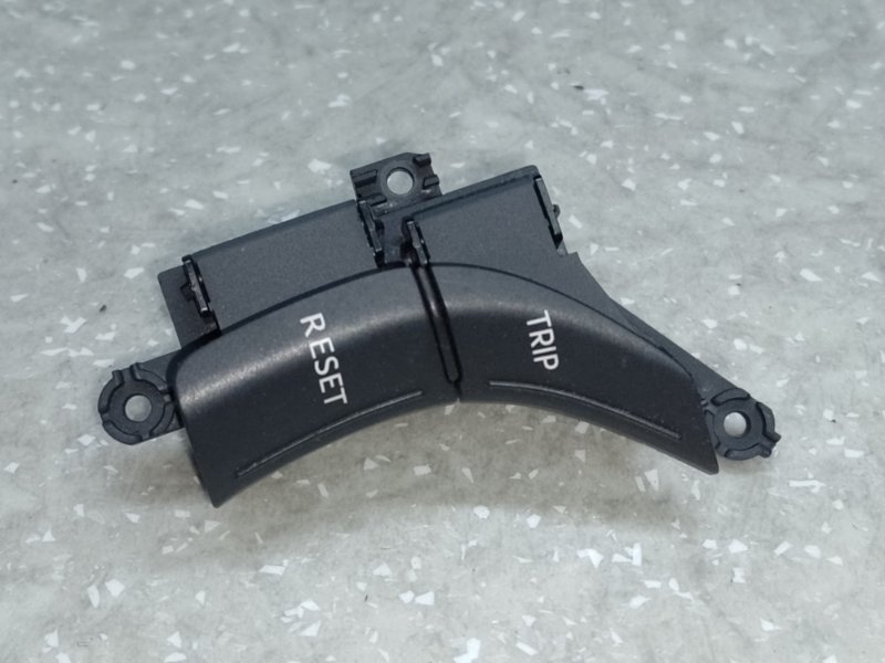 Кнопки на руль правые HYUNDAI ELANTRA MD 10-15 96700-3X801RY Б/У