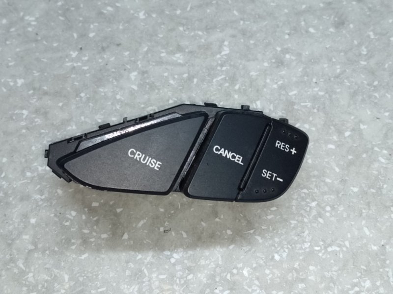 Кнопки на руль правые HYUNDAI ELANTRA MD 10-15 96700-3X850SA5 Б/У