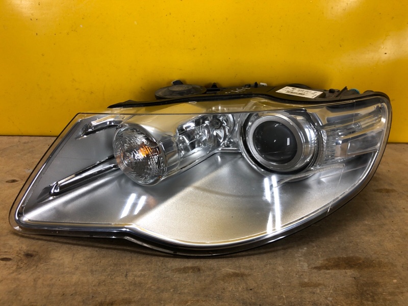 Фара левая VOLKSWAGEN TOUAREG 02-10 7L6941039C Б/У