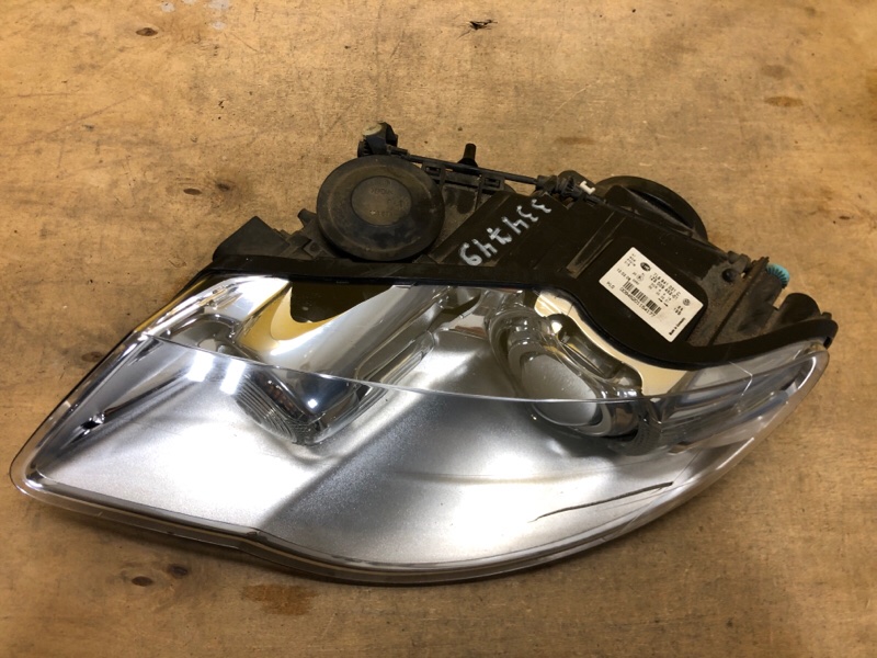 Фара левая TOUAREG 02-10