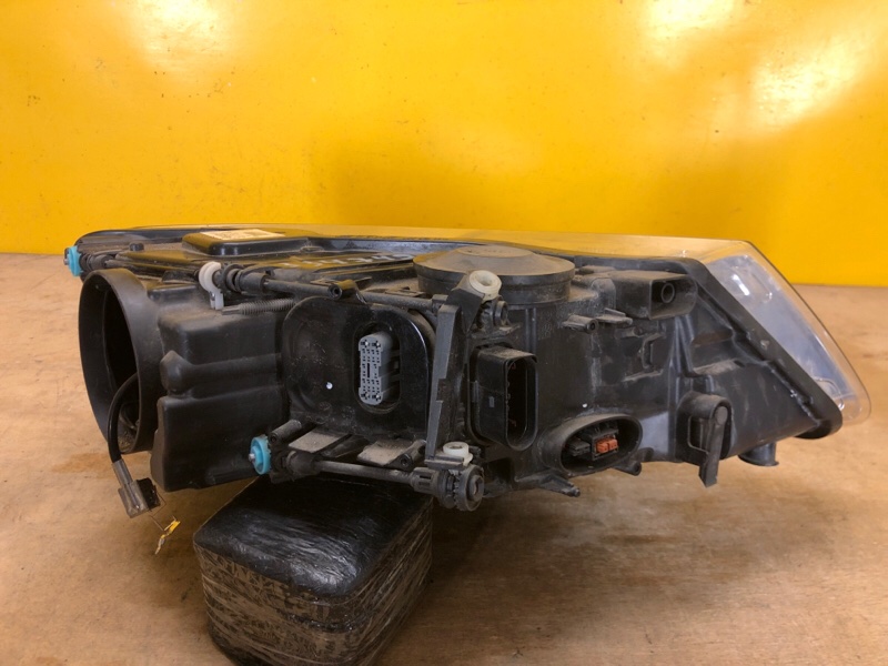 Фара левая TOUAREG 02-10