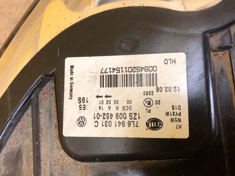 Фара левая TOUAREG 02-10