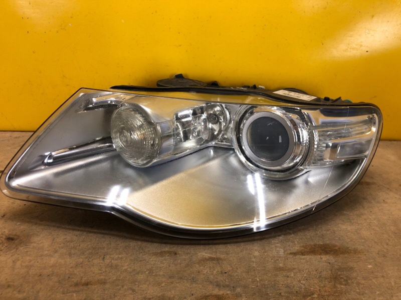 Фара левая VOLKSWAGEN TOUAREG 02-10 7L6941039C Б/У